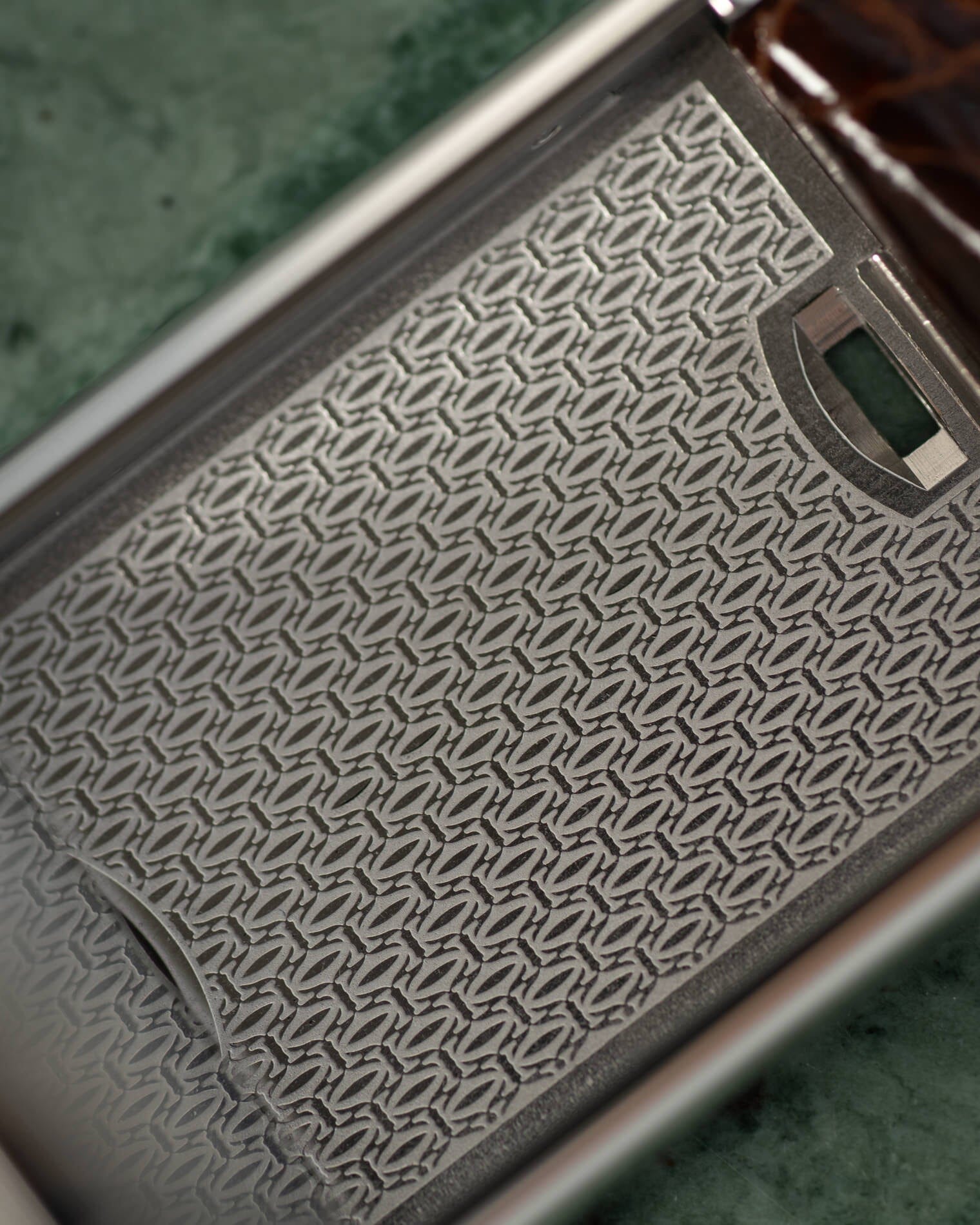 Cartier タンク バスキュラント XL 2522 保証書付き コンプリートサービス済み Watch CARTIER