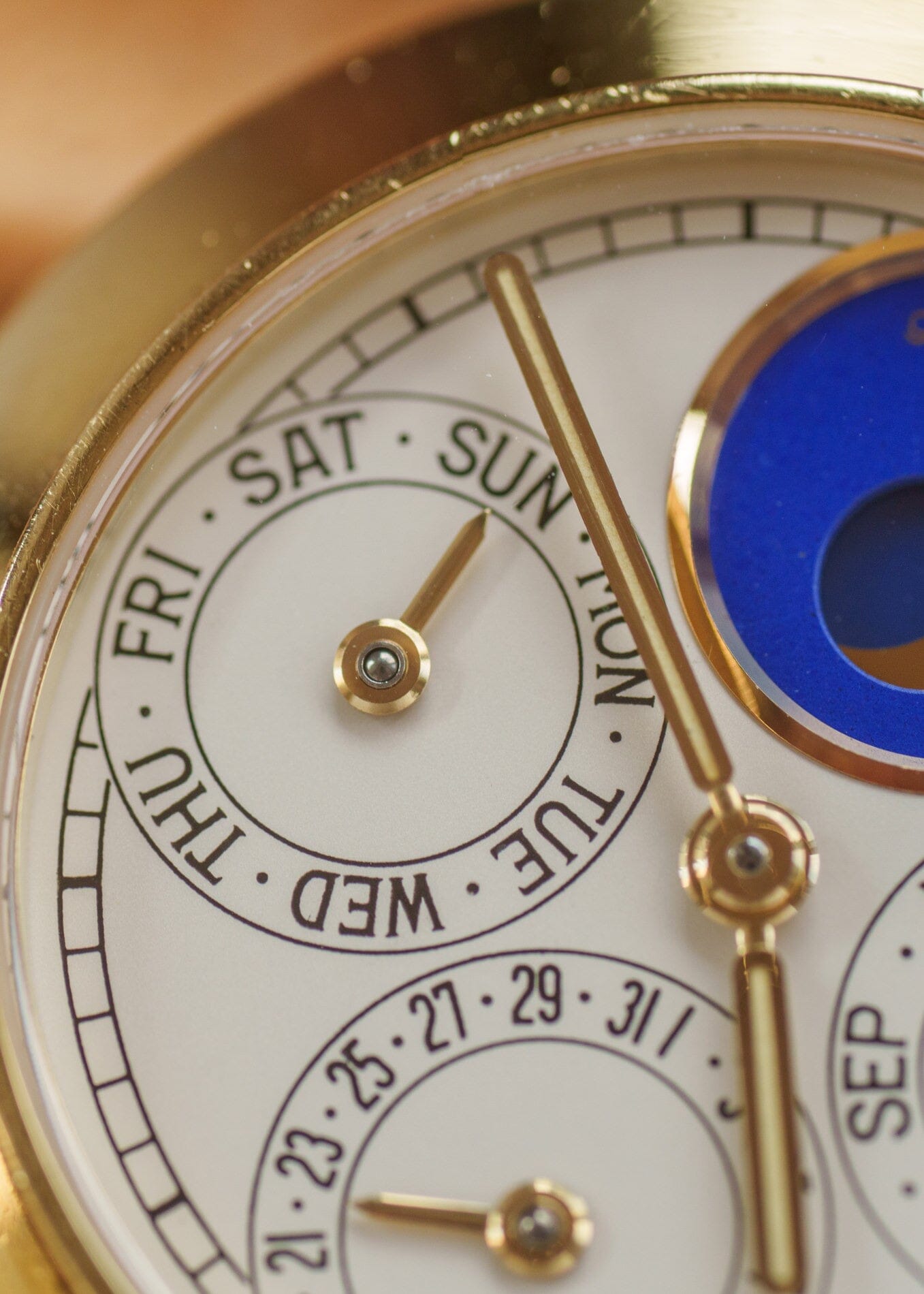 Gerald Genta パーペチュアルカレンダー "La 19" G3144.7 YG Watch GERALD GENTA