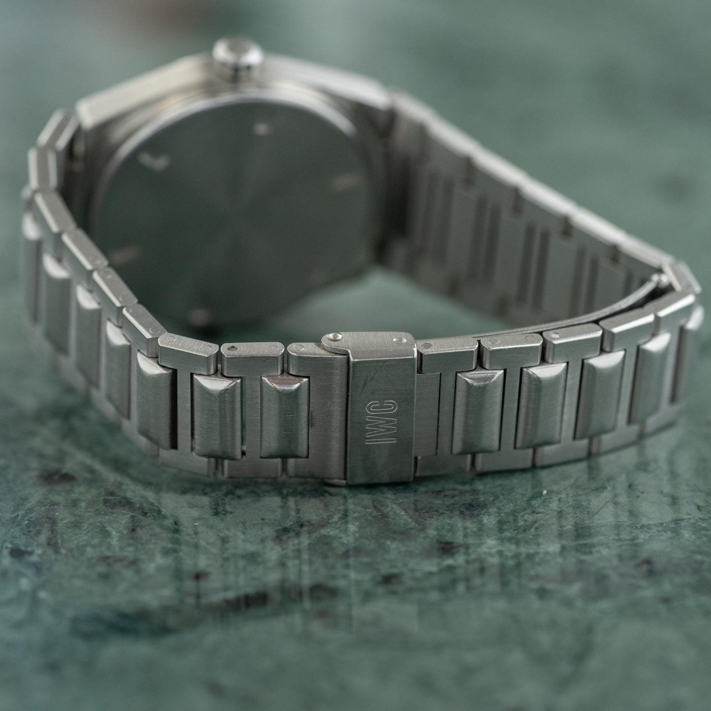 IWC Ingenieur 3521 Black 1990s - Arbitro