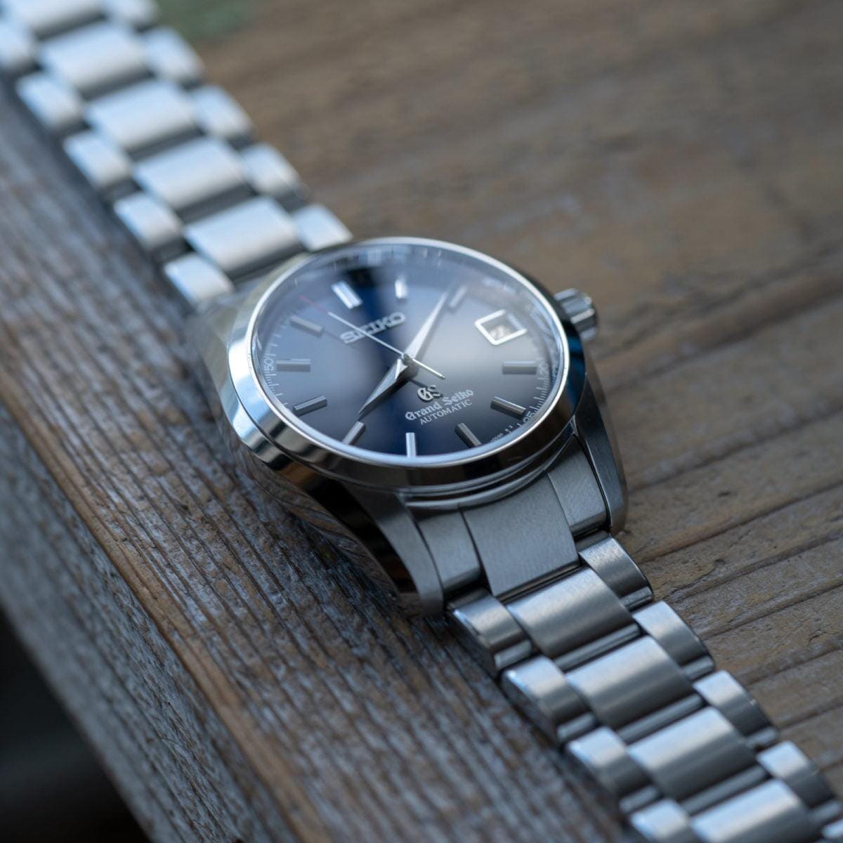 GRAND SEIKO SBGR073 Navy Dial - Arbitro