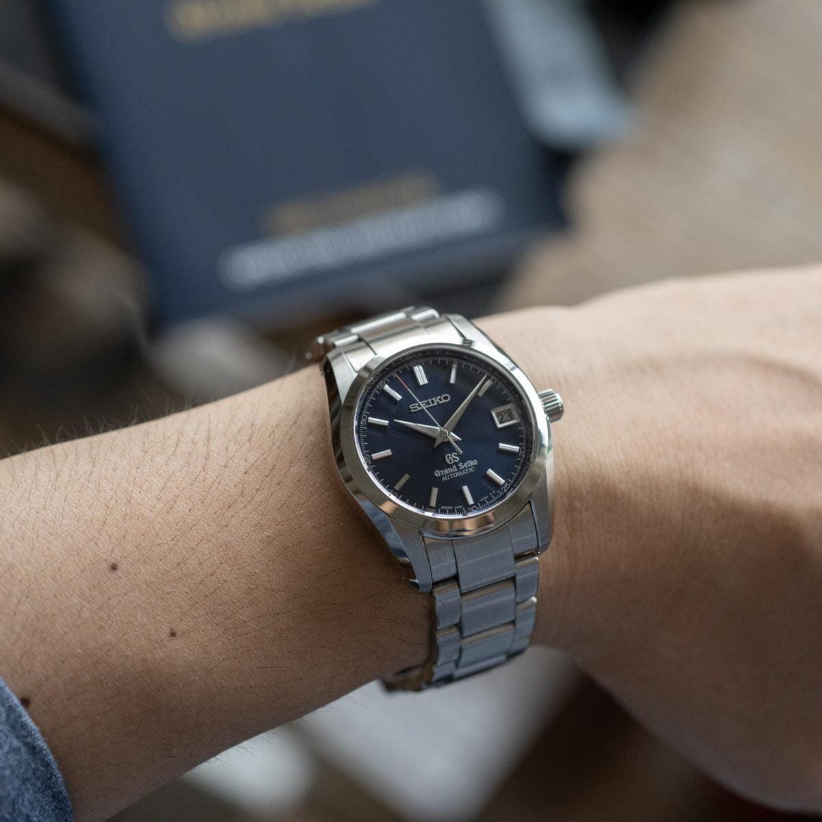 GRAND SEIKO SBGR073 Navy Dial - Arbitro